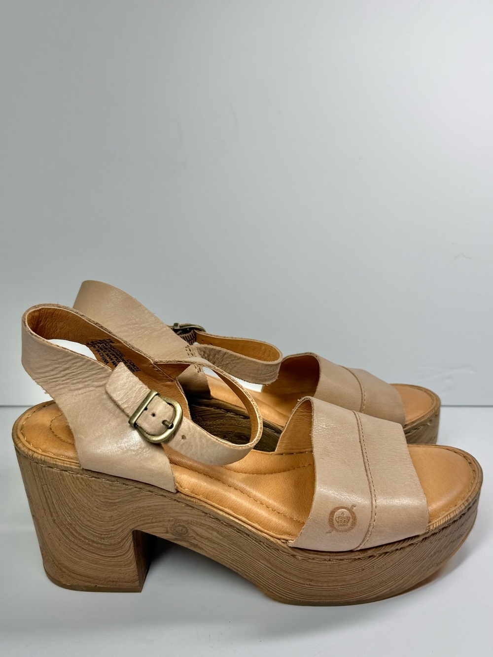 Born‎ Beige Leather Platform Sandals with Wood-Look Wedge Women’s Size 7M